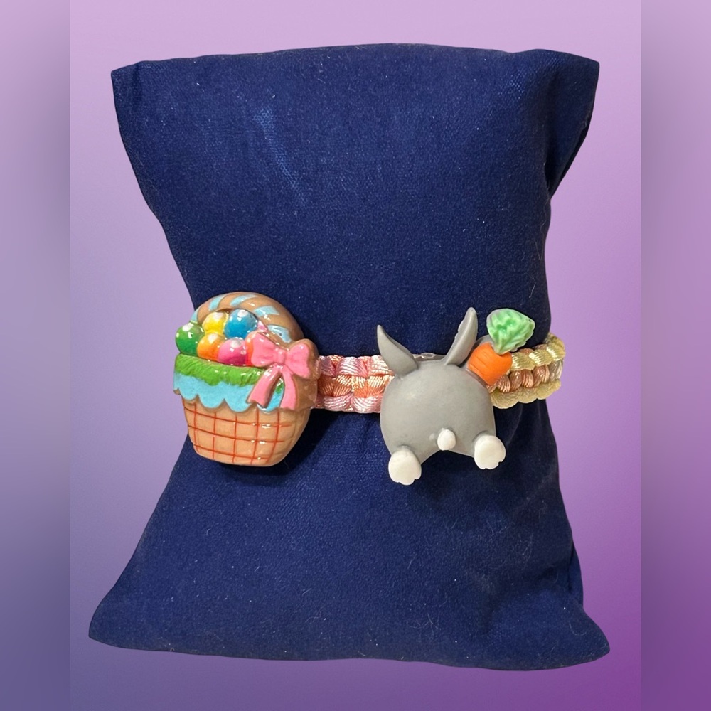 Adjustable Easter bracelet; bunny butt w/ Easter basket; pastels; prize, gift